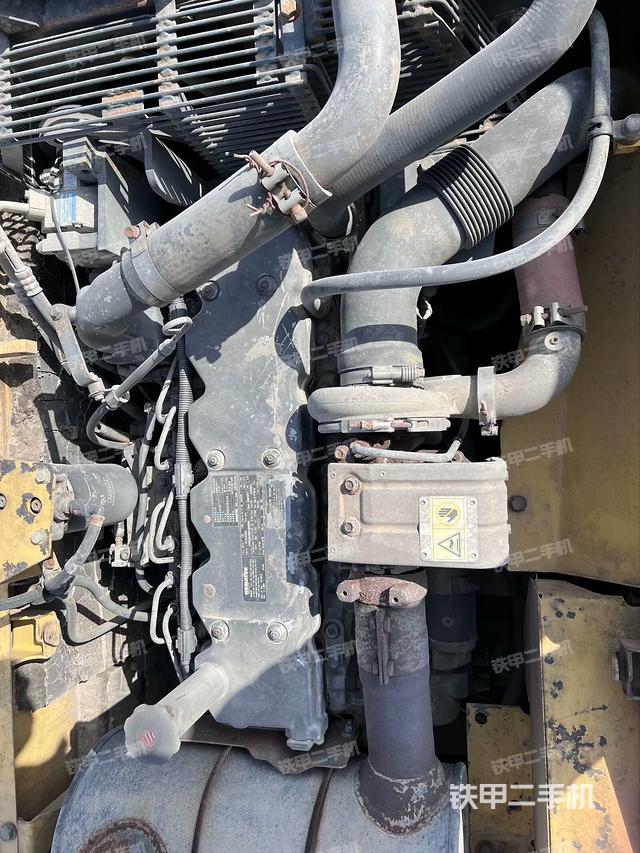 發(fā)動機(jī)整體俯視(整機(jī)外觀) 發(fā)動機(jī)整體俯視(整機(jī)外觀)