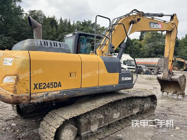 右后45(整機(jī)外觀) 右后45(整機(jī)外觀)