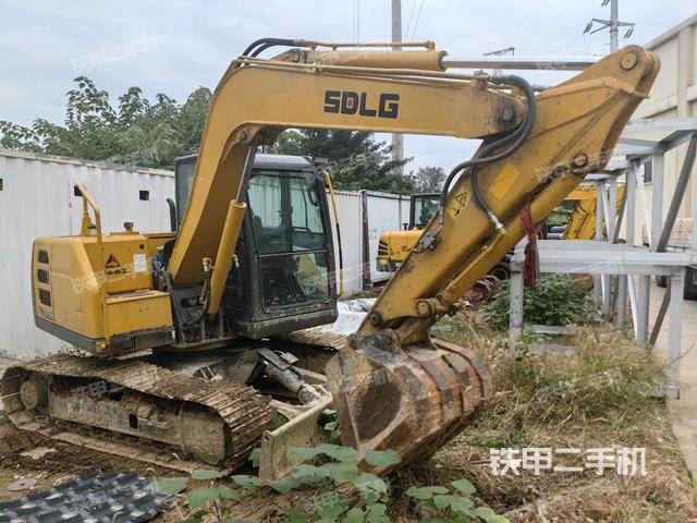 右前45(整機(jī)外觀) 右前45(整機(jī)外觀)