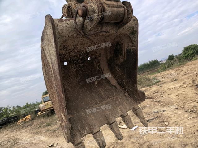 鏟斗45度(工作和回轉(zhuǎn)裝置) 鏟斗45度(工作和回轉(zhuǎn)裝置)