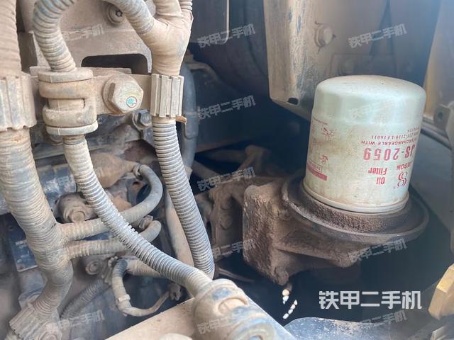 液壓泵艙室正面整體(整機(jī)外觀) 液壓泵艙室正面整體(整機(jī)外觀)