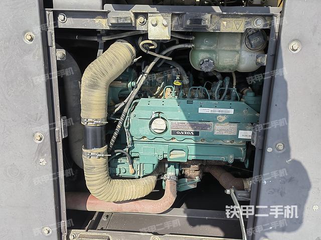 发动机整体俯视(整机外观) 发动机整体俯视(整机外观)