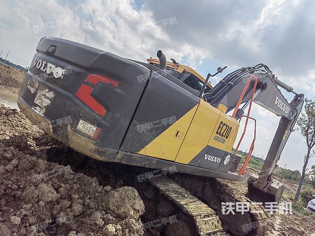 整机右后45°(整机外观) 整机右后45°(整机外观)