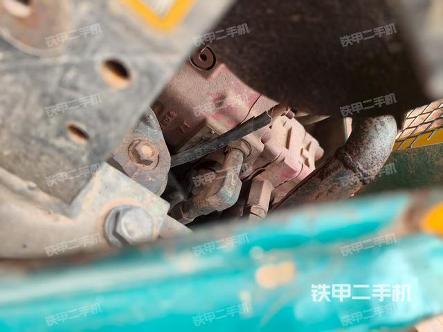液壓泵艙室正面整體(整機(jī)外觀) 液壓泵艙室正面整體(整機(jī)外觀)