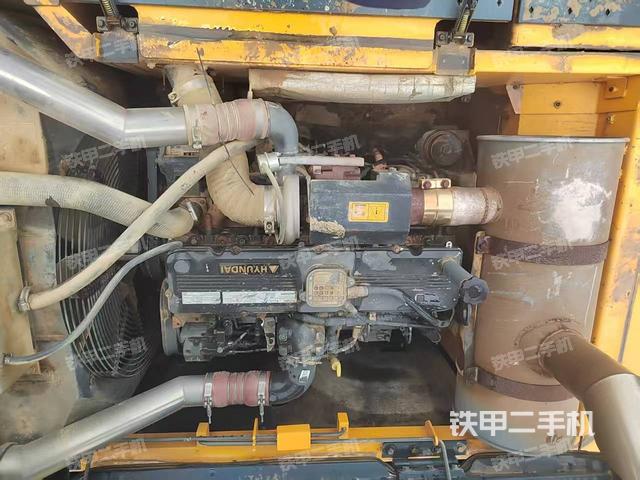發(fā)動機(jī)整體俯視(整機(jī)外觀) 發(fā)動機(jī)整體俯視(整機(jī)外觀)