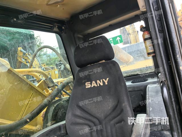 后窗玻璃角標(biāo)(駕駛室部分) 后窗玻璃角標(biāo)(駕駛室部分)