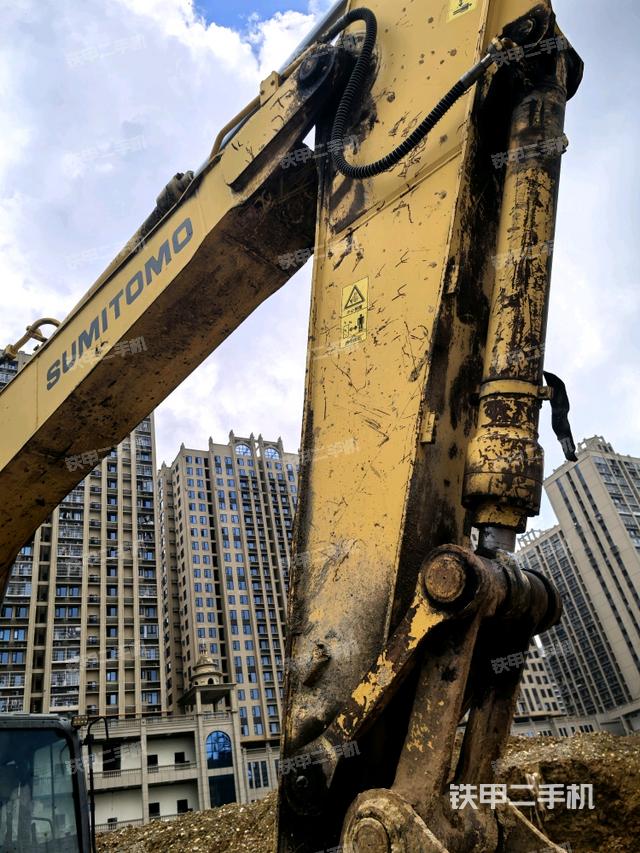 大臂油缸整體?豎拍(工作和回轉(zhuǎn)裝置) 大臂油缸整體?豎拍(工作和回轉(zhuǎn)裝置)