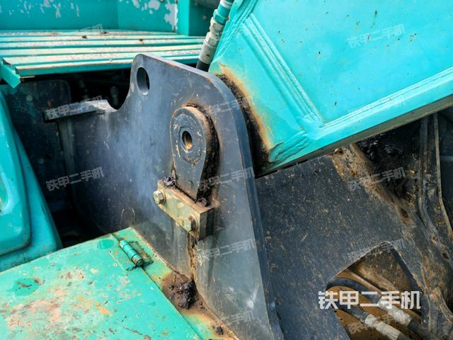大臂根部 斜视(工作和回转装置) 大臂根部 斜视(工作和回转装置)