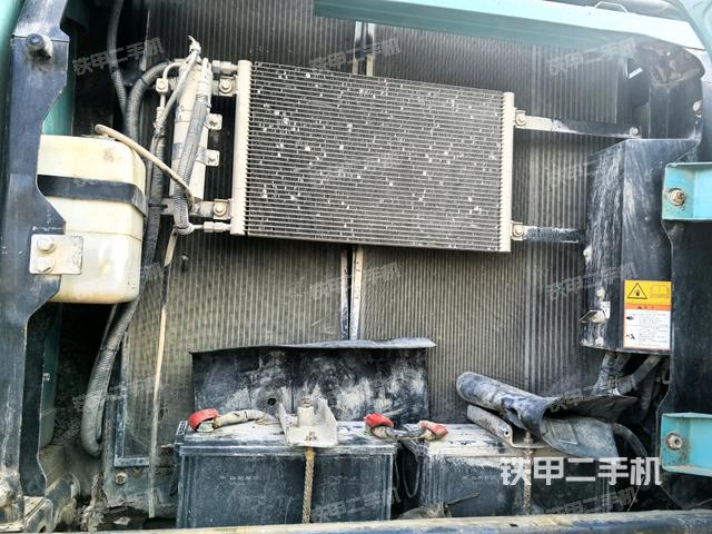 散热器正面(大件舱室) 散热器正面(大件舱室)