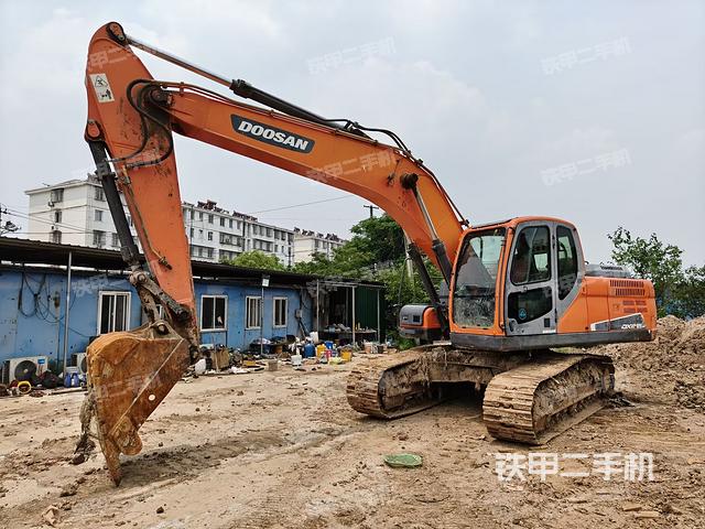 斗山DX215-9C挖掘机
