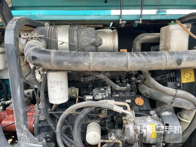 發(fā)動(dòng)機(jī)室（上車部件）