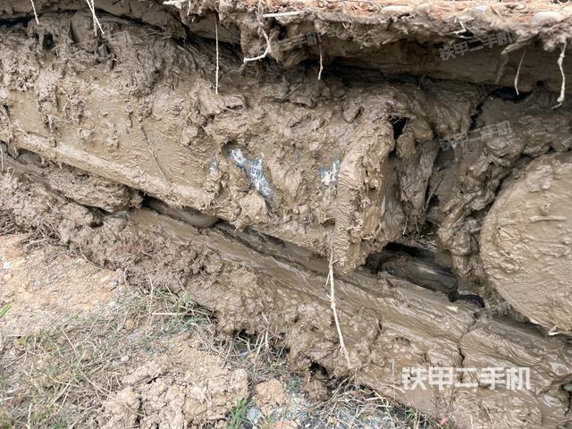 左驅(qū)動(dòng)輪（行走機(jī)構(gòu)）