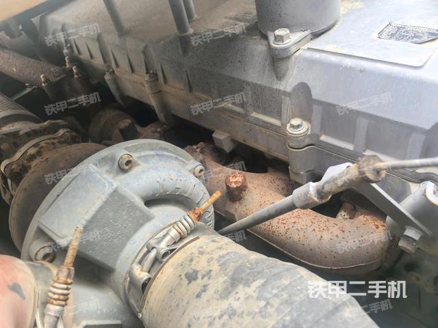 中央回轉(zhuǎn)接頭特寫(xiě)(上車部件) 中央回轉(zhuǎn)接頭特寫(xiě)(上車部件)