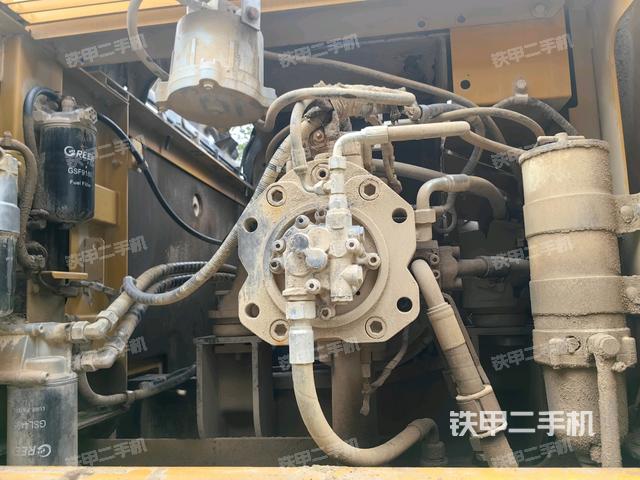 液壓泵斜45?左(大件艙室) 液壓泵斜45?左(大件艙室)