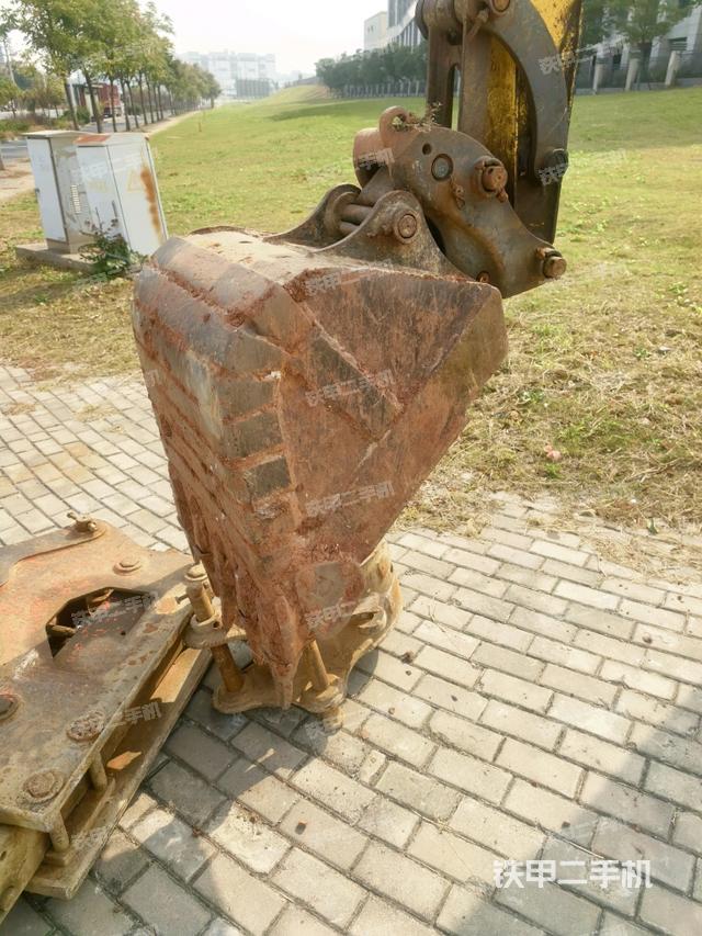 铲斗45度(工作和回转装置) 铲斗45度(工作和回转装置)