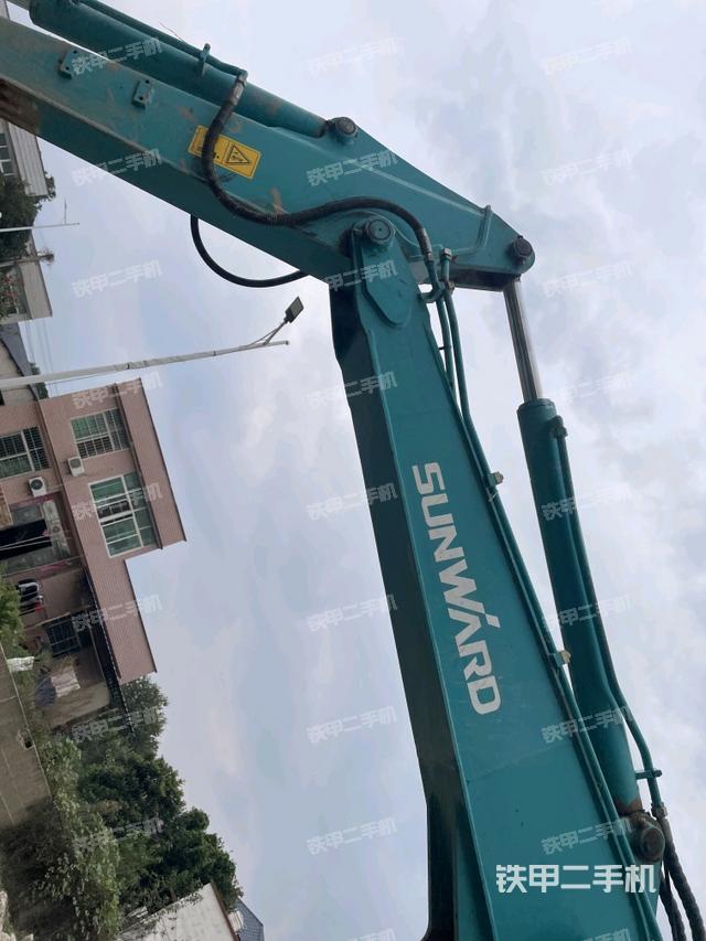 大臂根部?斜（工作和回轉(zhuǎn)裝置）