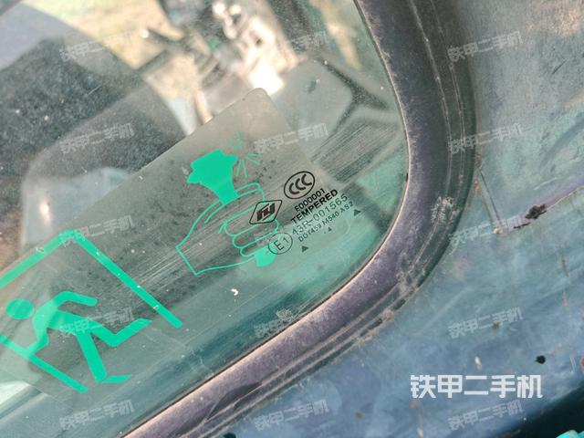 右側(cè)玻璃角標(biāo)(駕駛室部分) 右側(cè)玻璃角標(biāo)(駕駛室部分)