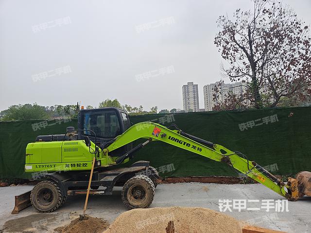 驾驶室整体(整机外观) 驾驶室整体(整机外观)