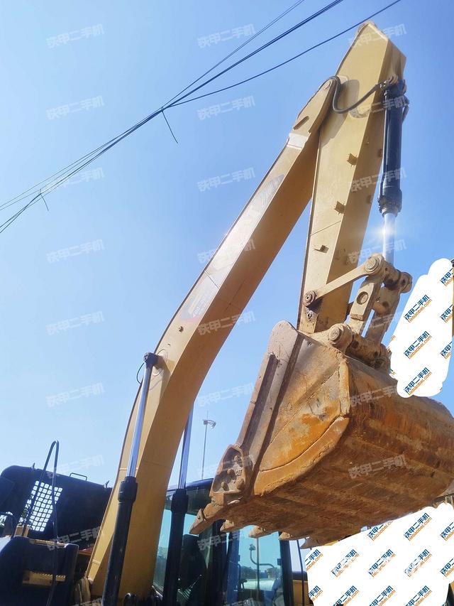 大臂整体 右侧(工作和回转装置) 大臂整体 右侧(工作和回转装置)