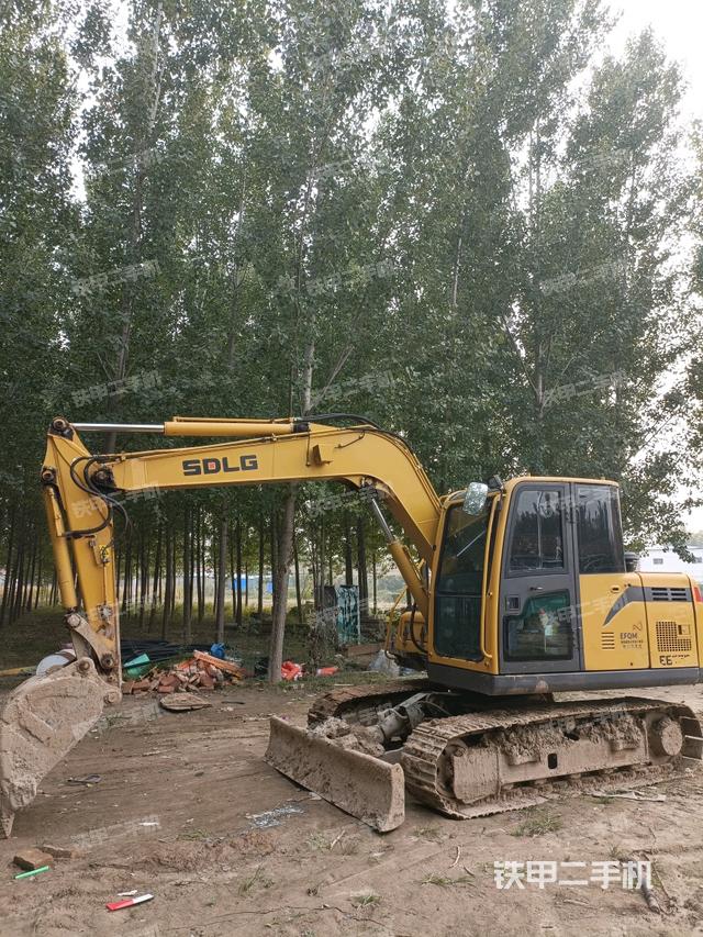 山東臨工E675F挖掘機