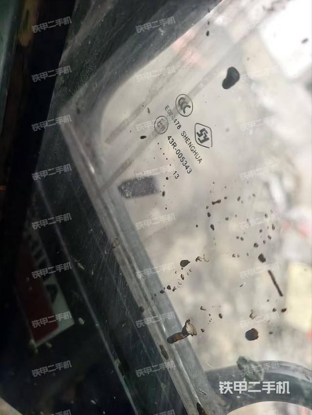 后窗玻璃角標(biāo)(駕駛室部分) 后窗玻璃角標(biāo)(駕駛室部分)