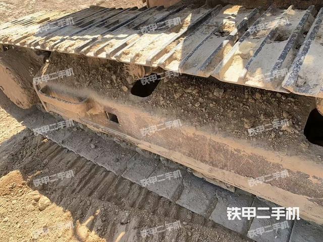 单侧履带整体(整机外观) 单侧履带整体(整机外观)