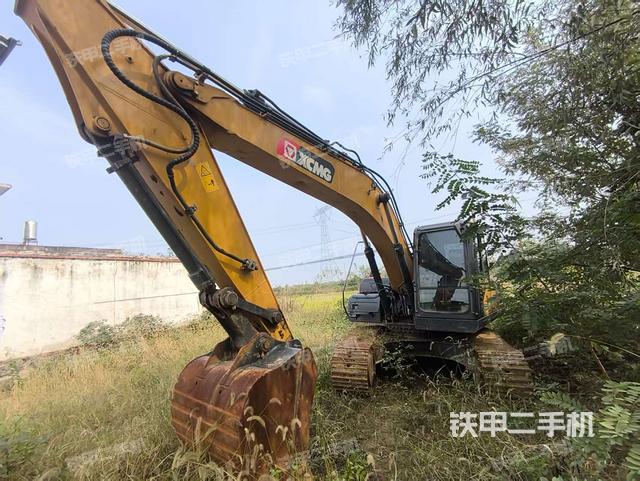 駕駛室整體(整機外觀) 駕駛室整體(整機外觀)