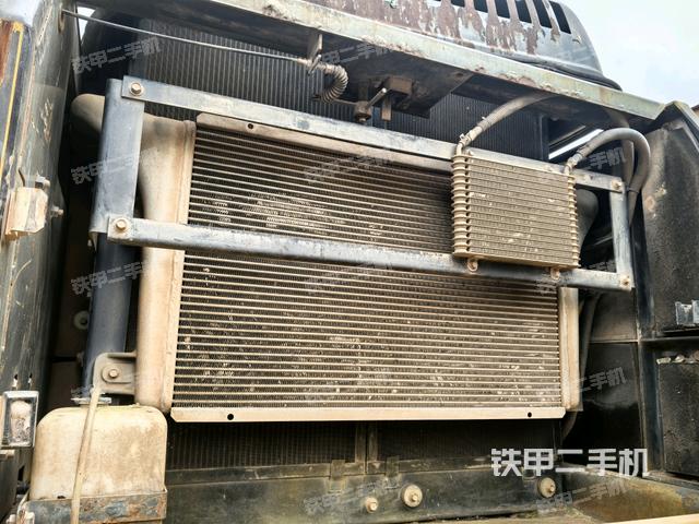 散熱器正面(大件艙室) 散熱器正面(大件艙室)