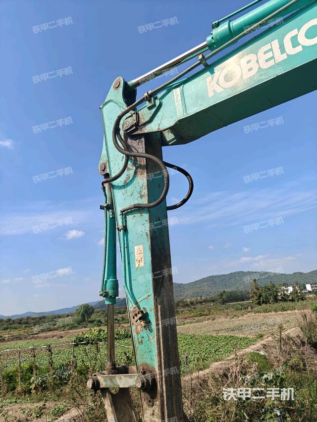 小臂整體左后(工作和回轉(zhuǎn)裝置) 小臂整體左后(工作和回轉(zhuǎn)裝置)