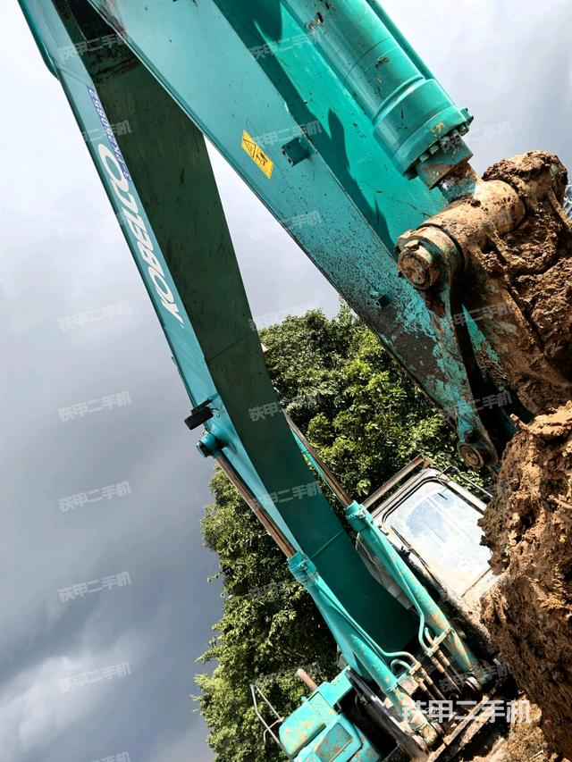 大臂整体 右侧(工作和回转装置) 大臂整体 右侧(工作和回转装置)