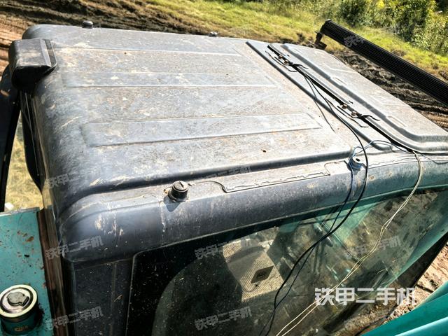 驾驶室顶部俯视(上车部件) 驾驶室顶部俯视(上车部件)