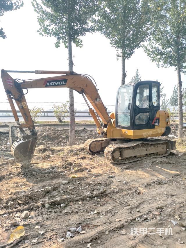 雷沃重工FR60挖掘機