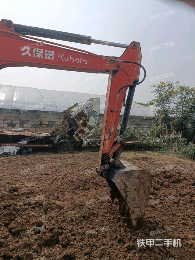 铲斗45度(工作和回转装置) 铲斗45度(工作和回转装置)