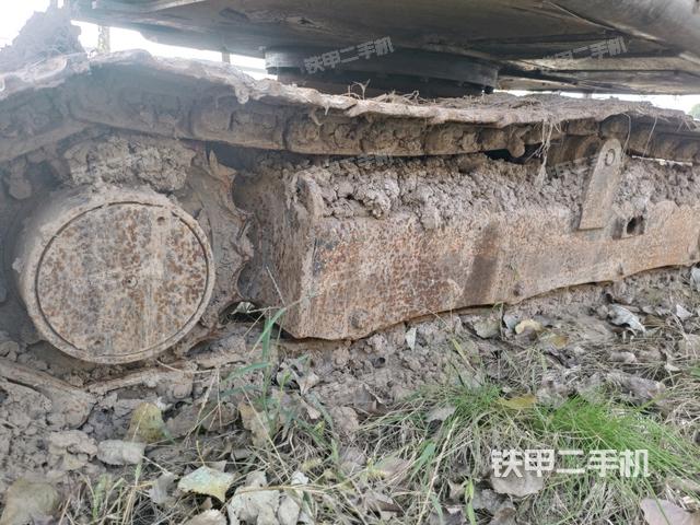 单侧履带整体(整机外观) 单侧履带整体(整机外观)