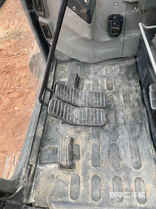 座椅左側(cè)控制臺/音響/含左手柄（駕駛室部分）