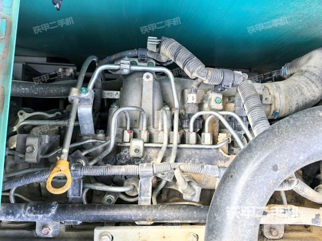 气门室盖螺丝特写(上车部件) 气门室盖螺丝特写(上车部件)