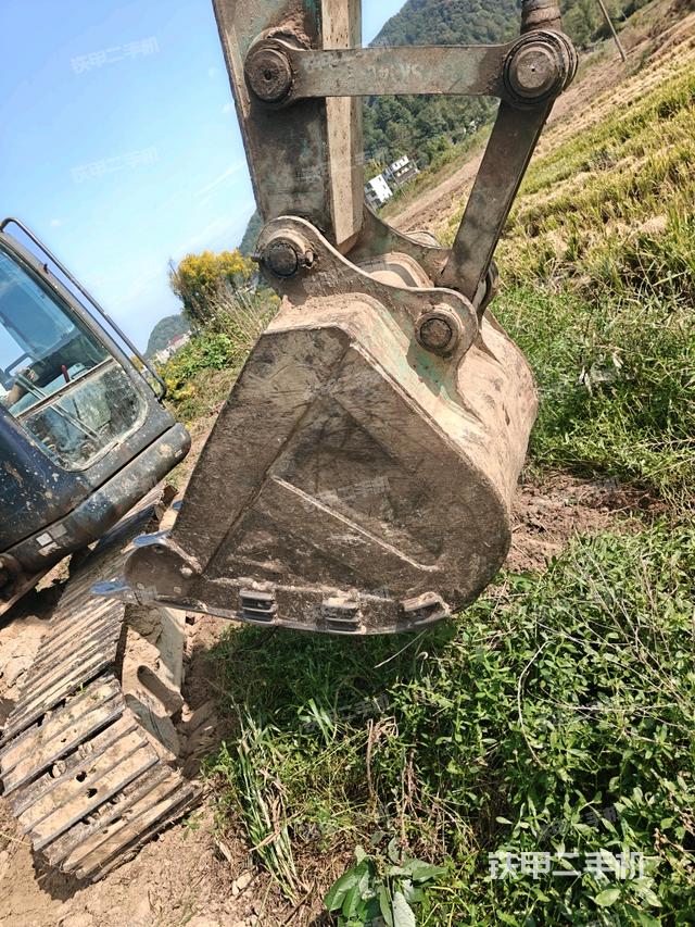 大臂根部?斜視(工作和回轉(zhuǎn)裝置) 大臂根部?斜視(工作和回轉(zhuǎn)裝置)
