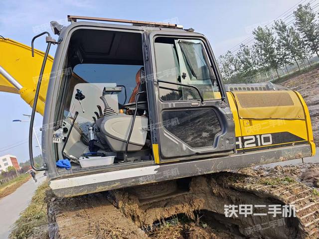 住友SH210-6挖掘機(jī)