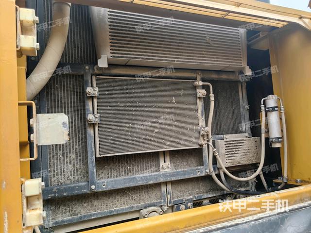 散熱器正面(大件艙室) 散熱器正面(大件艙室)