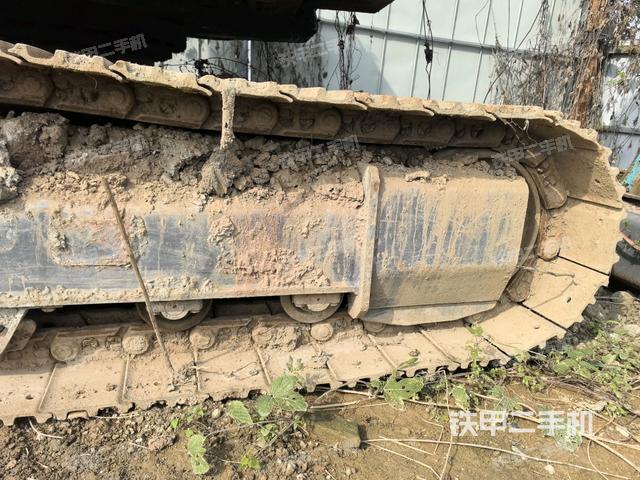右引导轮/右前轮(行走机构) 右引导轮/右前轮(行走机构)
