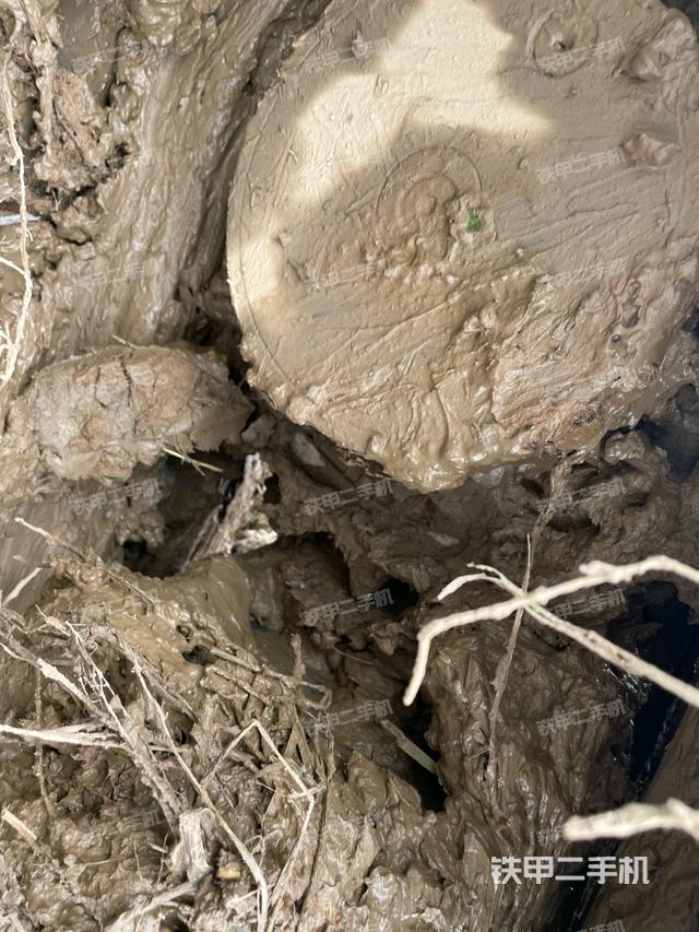 左側(cè)履帶整體?（行走機(jī)構(gòu)）