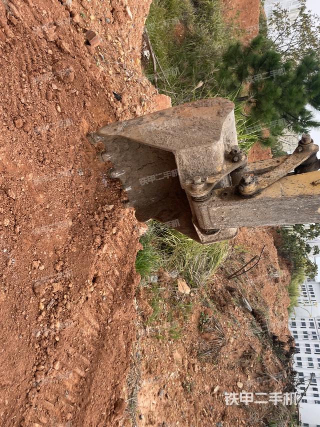 大臂根部?斜（工作和回轉(zhuǎn)裝置）