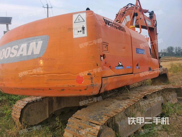 整機(jī)右后45°(整機(jī)外觀) 整機(jī)右后45°(整機(jī)外觀)