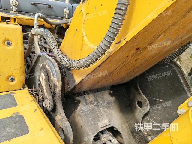 大臂根部?斜視(工作和回轉裝置) 大臂根部?斜視(工作和回轉裝置)