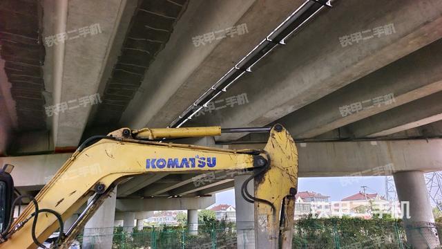 大臂整体 右侧(工作和回转装置) 大臂整体 右侧(工作和回转装置)