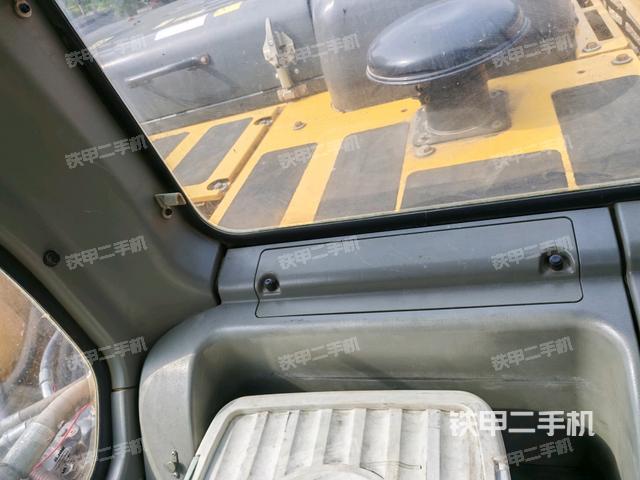 后窗玻璃角標(駕駛室部分) 后窗玻璃角標(駕駛室部分)