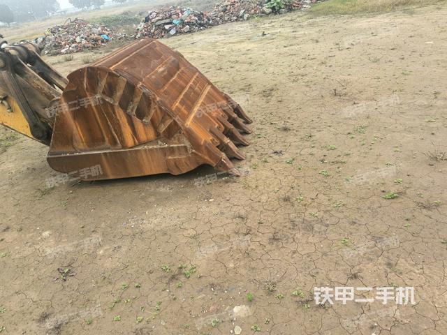 小臂整體左后(工作和回轉(zhuǎn)裝置) 小臂整體左后(工作和回轉(zhuǎn)裝置)