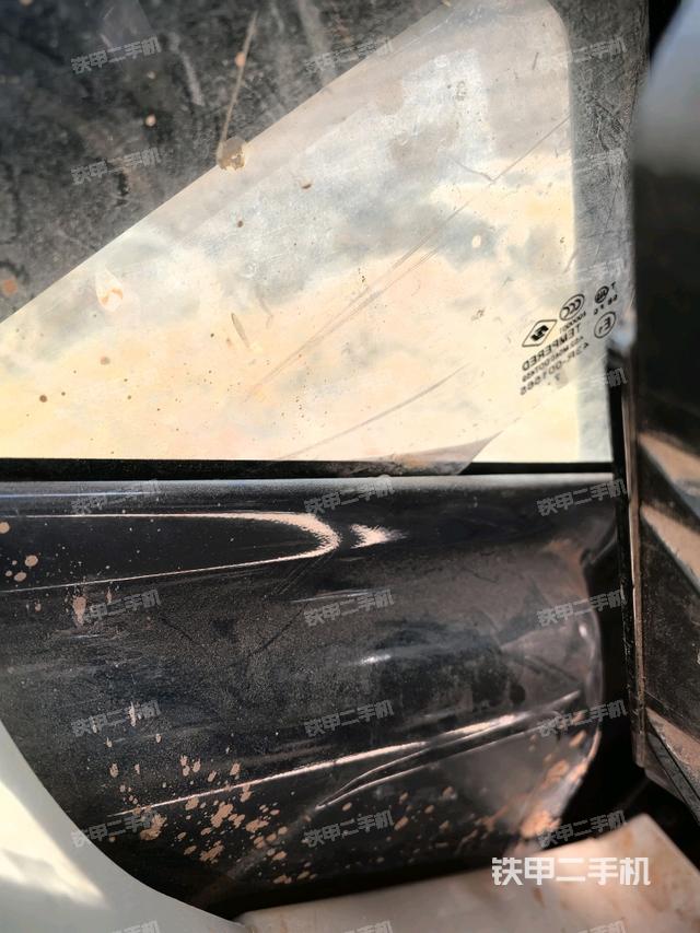 后窗玻璃角标(驾驶室部分) 后窗玻璃角标(驾驶室部分)