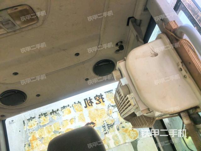后窗玻璃角标(驾驶室部分) 后窗玻璃角标(驾驶室部分)