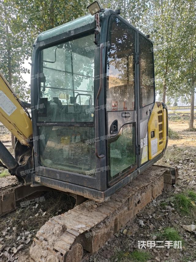 驾驶室整体(整机外观) 驾驶室整体(整机外观)